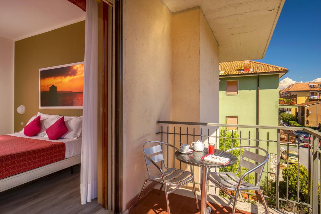 Hotel Corallo Albinia Exterior photo
